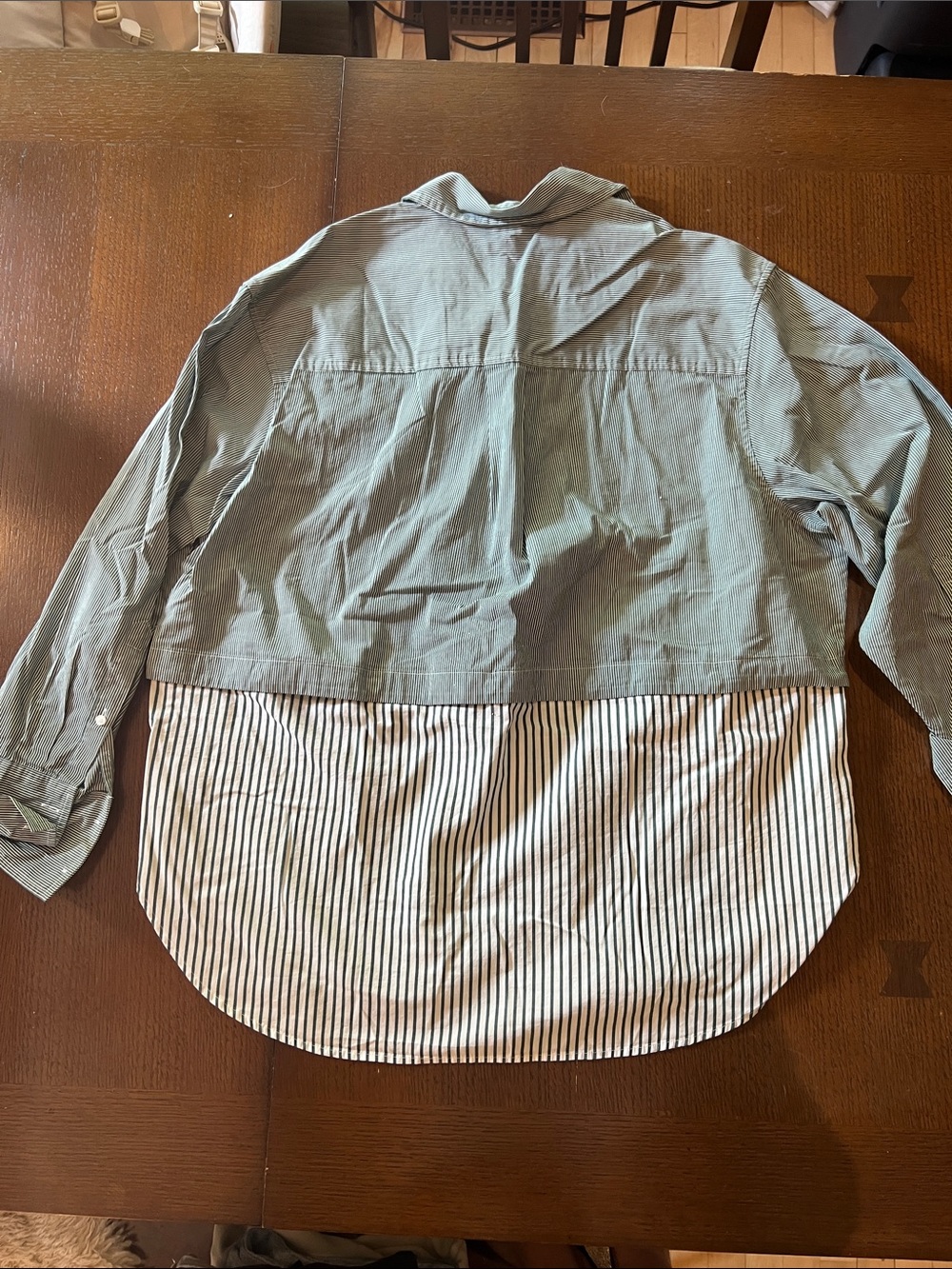 GAP Two-Tone Green & White Striped Big Shirt in M NWT - Picture 5 of 6